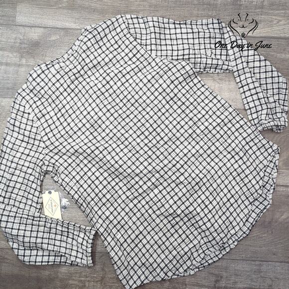 St. John's Bay Button Front Long Sleeve Top Size M - Picture 5 of 5